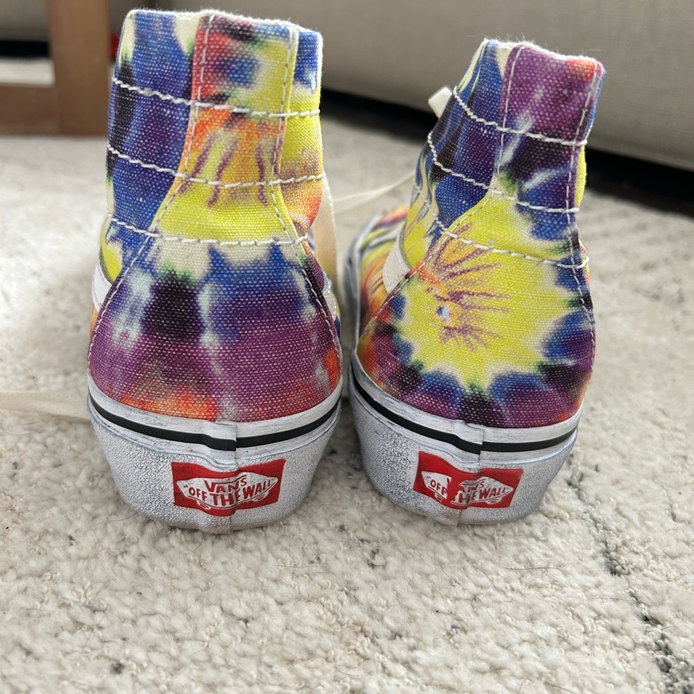 Colorful vans - Picture 3 of 4